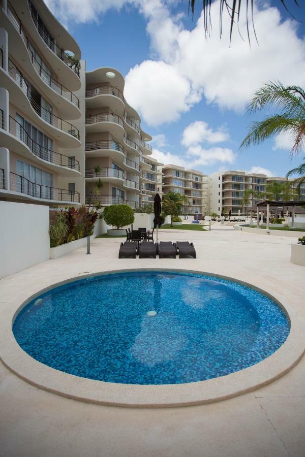 Pool view 3 bedroom apartment Cancún Buitenkant foto